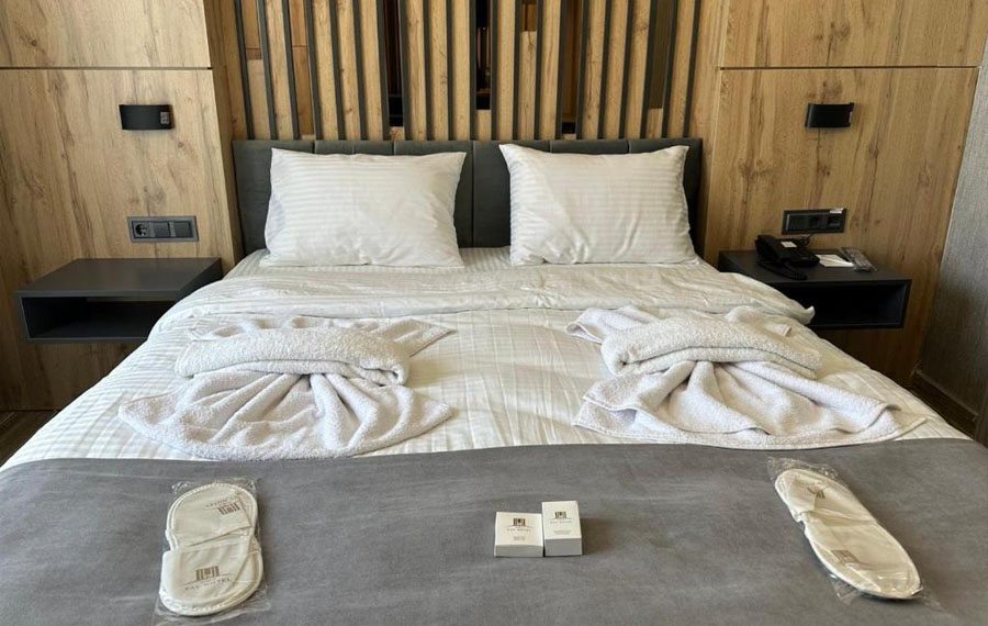 رزرو هتل ورلد سی وان - world say hotel van